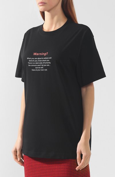 Хлопковая футболка VETEMENTS черного цвета по цене 22300 руб., арт. UAH20TR633/W, фото 3 Хлопковая футболка VETEMENTS, арт. UAH20TR633/W, фото 3