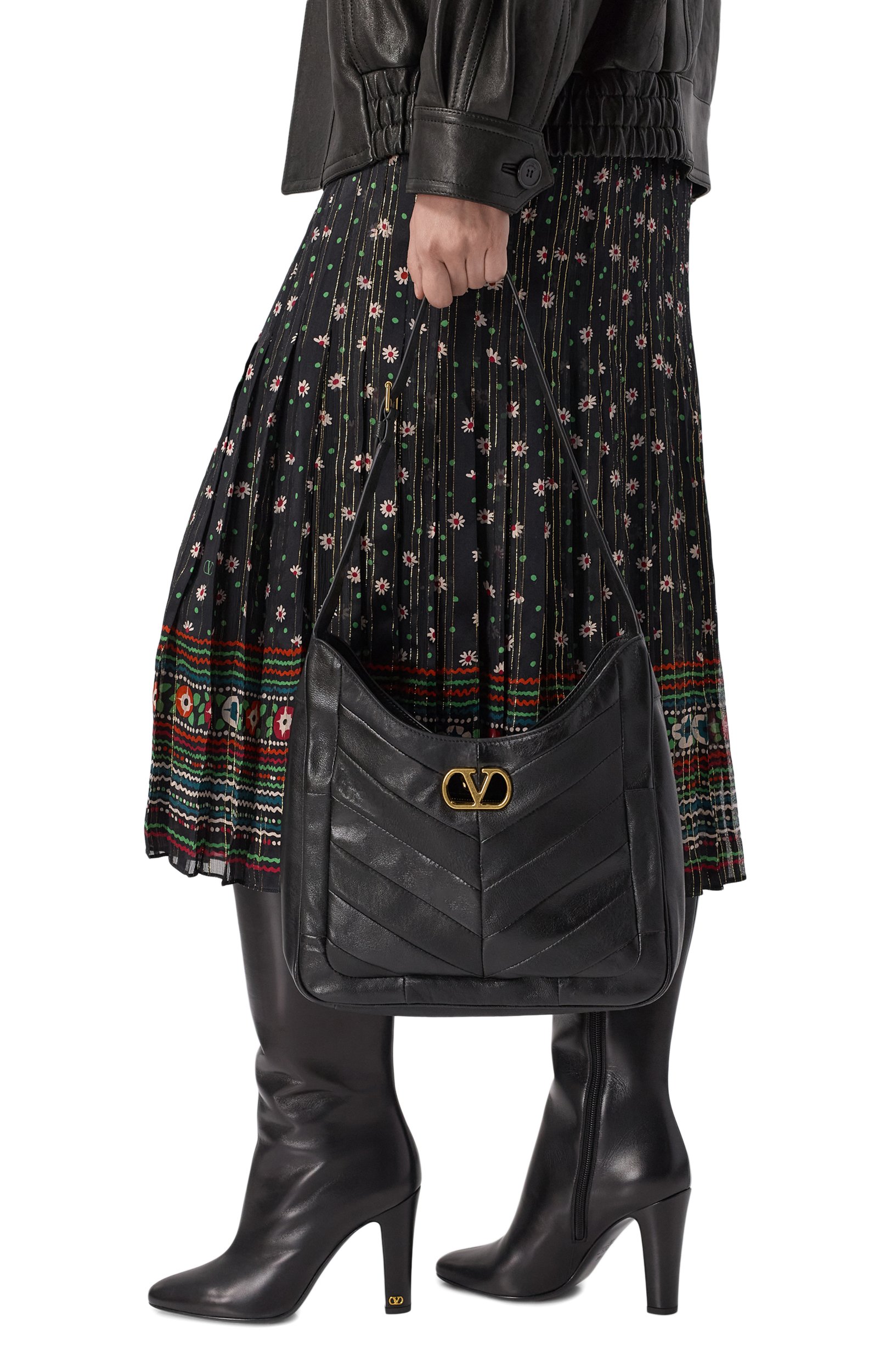 Сумка tbd medium VALENTINO черного цвета по цене 309000 руб., арт. 9W2B0T80/KID, фото 2 Сумка tbd medium VALENTINO, арт. 9W2B0T80/KID, фото 2