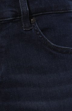 Мужские джинсы BOSS ORANGE темно-синего цвета, арт. 50508037 | Фото 5 (Силуэт М (брюки): Узкие; Кросс-КТ: Деним; Длина (брюки, джинсы): Стандартные; Материал сплава: Проставлено; Материал внешний: Хлопок, Деним; Детали: Потертости; Драгоценные камни: Проставлено; Стили: Кэжуэл)