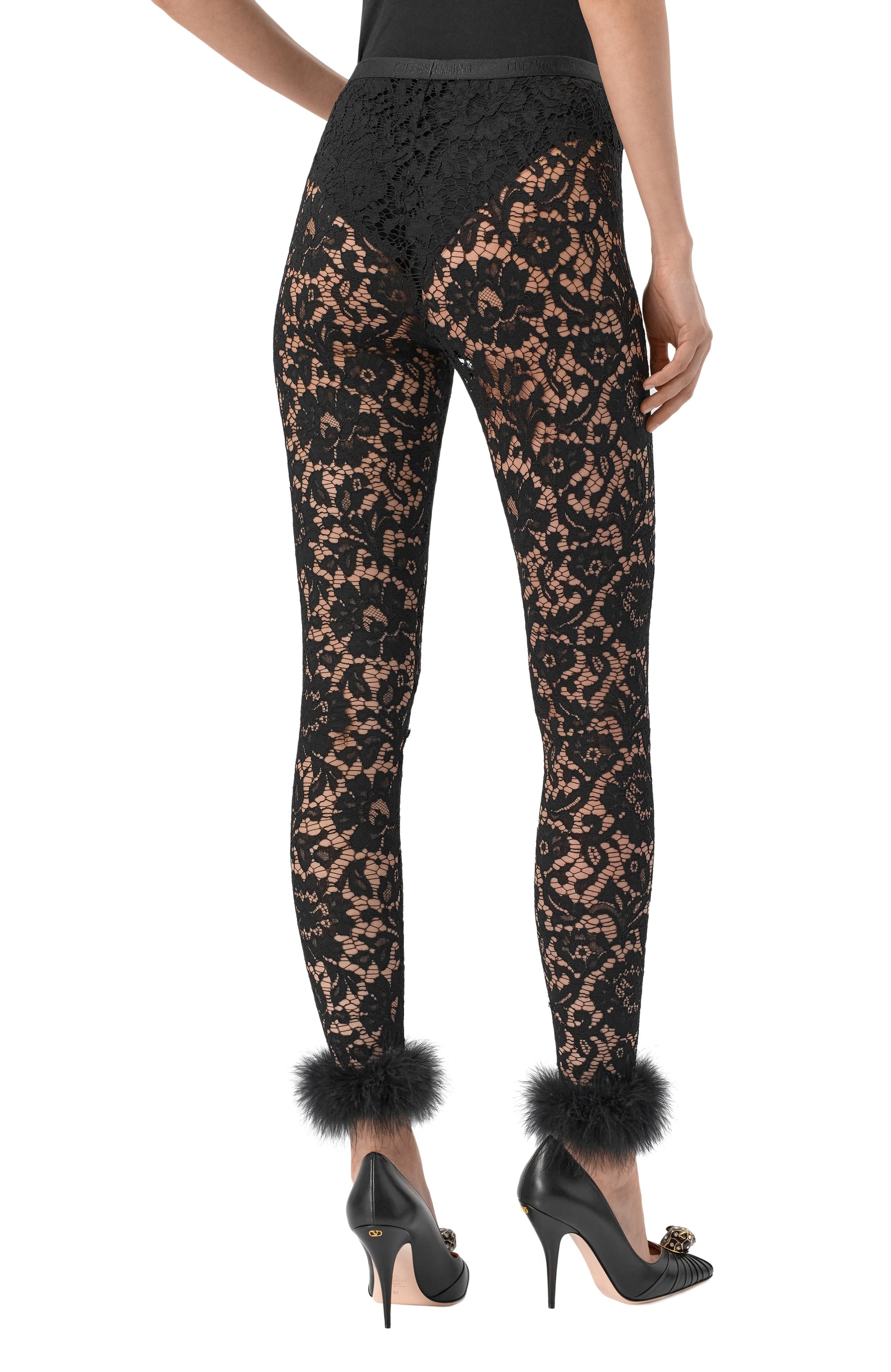 Легинсы с отделкой перьями VALENTINO черного цвета по цене 199500 руб., арт. 8B3MD07F/A10, фото 4 Легинсы с отделкой перьями VALENTINO, арт. 8B3MD07F/A10, фото 4