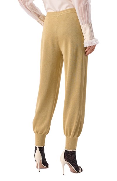 Джоггеры из вискозы VALENTINO золотого цвета по цене 329000 руб., арт. 6B3KF02D95G, фото 4 Джоггеры из вискозы VALENTINO, арт. 6B3KF02D95G, фото 4