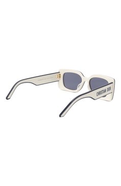 Женские солнцезащитные очки DIOR EYEWEAR белого цвета, арт. DI0RPACIFIC S1U 95B0 | Фото 4 (Нос: Не проставлено; Региональные ограничения белый список (Axapta Mercury): Не проставлено; Тип очков: С/з; Материал: Пластик; Оптика Гендер: оптика-женское; Очки форма: Прямоугольные)
