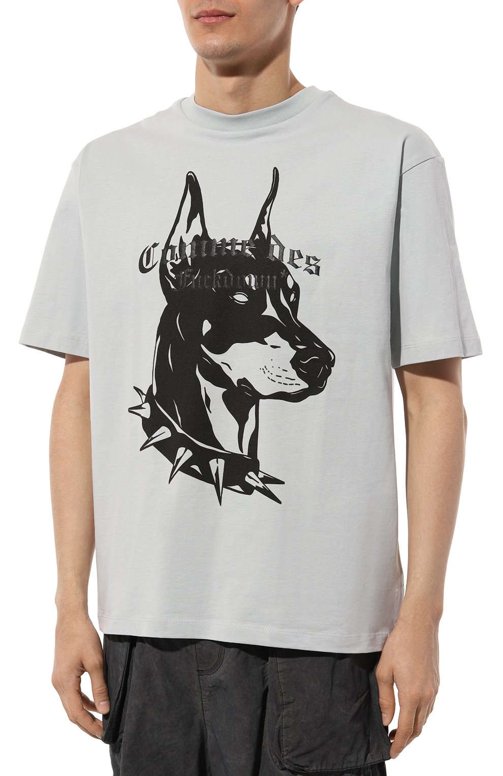 Хлопковая футболка COMME DES FUCKDOWN светло-серого цвета по цене 8575 руб., арт. CFABM00106, фото 3 Хлопковая футболка COMME DES FUCKDOWN, арт. CFABM00106, фото 3