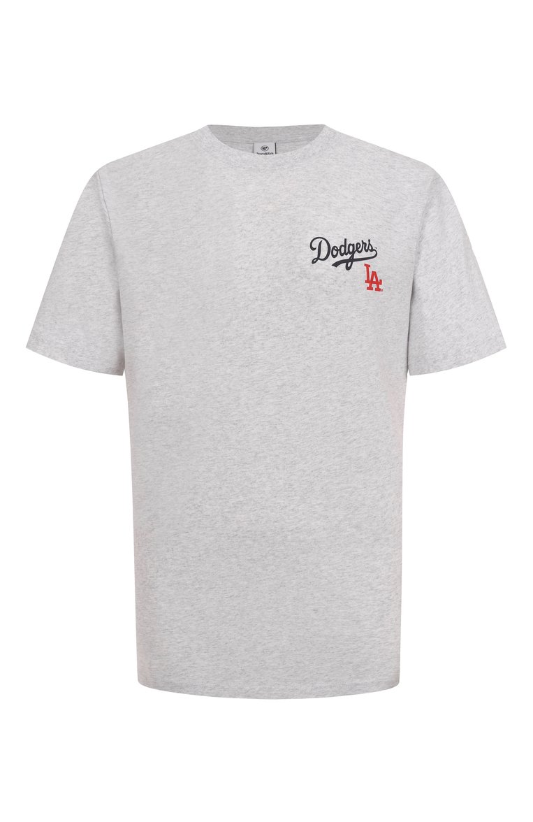 Женская хлопковая футболка sporty & rich x la dodgers SPORTY AND RICH серого цвета, арт. T0043627666GY03 | Фото 1 (Автоматизация состава: Проставлено; Автоматизация ТО: Проставлено; Рукава: Короткие; Материал внешний: Хлопок; Длина (для топов): Удлиненные; Детали: Без декора; Принт: С принтом; Стили: Спорт-шик; Женское Кросс-КТ: Футболка-одежда)