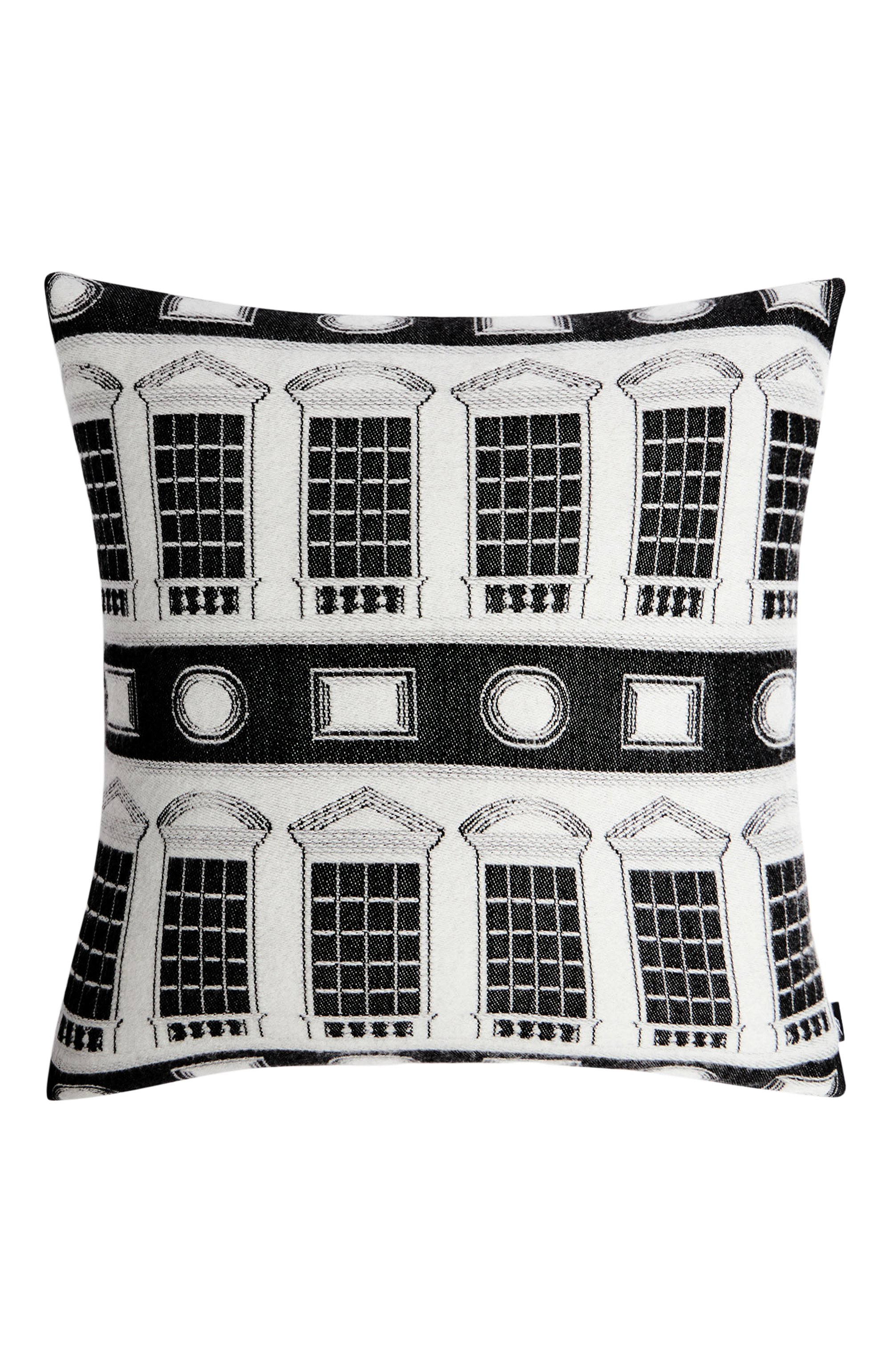 Подушка architettura FORNASETTI черно-белого цвета по цене 56250 руб., арт. PILLAR01, фото 1 Подушка architettura FORNASETTI, арт. PILLAR01, фото 1