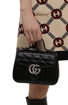 Женская сумка gg marmont 2.0 mini GUCCI черного цвета, арт. 583571/UM8AN | Фото 2 (Сумки-технические: Сумки top-handle; Материал: Натуральная кожа; Материал сплава: Проставлено; Размер: mini; Ремень/цепочка: На ремешке; Драгоценные камни: Проставлено)