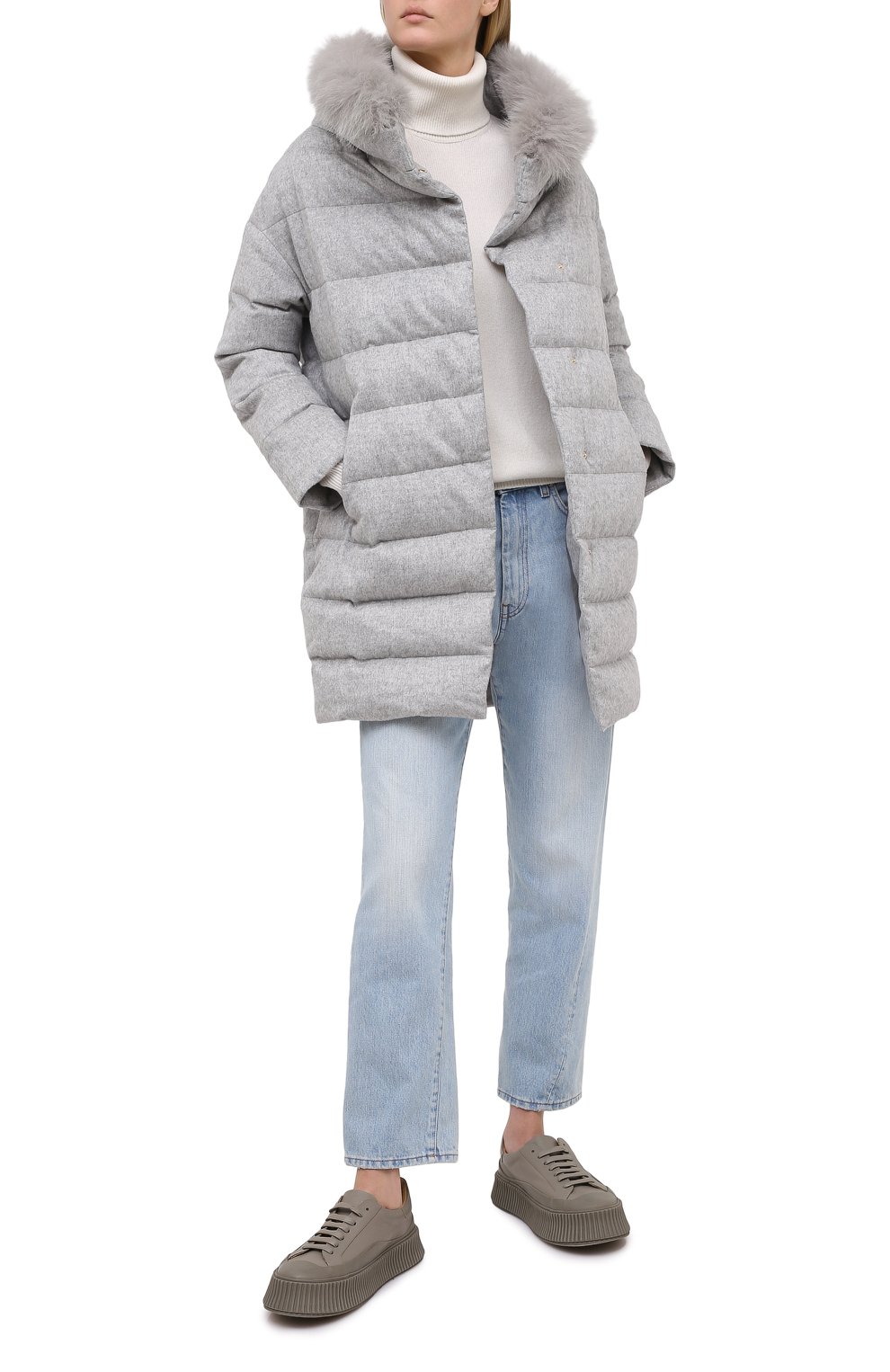 Пуховик HERNO серебряного цвета по цене 174000 руб., арт. PI1172D/38087, фото 2 Пуховик HERNO, арт. PI1172D/38087, фото 2