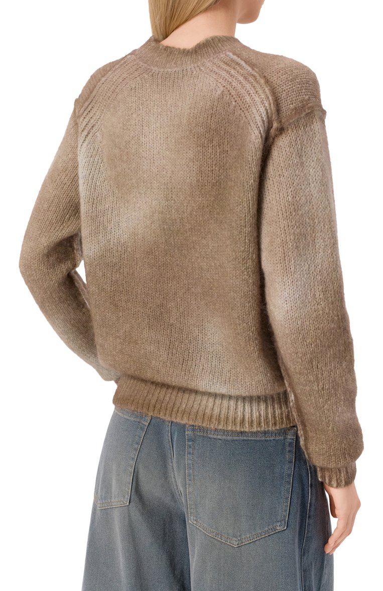 Женский свитер ACNE STUDIOS светло-коричневого цвета, арт. FN-WN-KNIT000759/A60546 | Фото 4 (Материал внешний: Шерсть, Синтетический материал; Длина (для топов): Стандартные; Рукава: Длинные; Женское Кросс-КТ: Свитер-одежда; Стили: Минимализм)