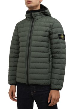 Мужская пуховая куртка STONE ISLAND хаки цвета, арт. 751542725 | Фото 3 (Материал внешний: Синтетический материал, Хлопок; Материал подклада: Синтетический материал; Материал утеплителя: Пух и перо; Длина (верхняя одежда): Короткие; Стили: Кэжуэл, Милитари; Рукава: Длинные; Драгоценные камни: Проставлено; Материал сплава: Проставлено; Кросс-КТ: Куртка; Мужское Кросс-КТ: Куртка-пуховая)