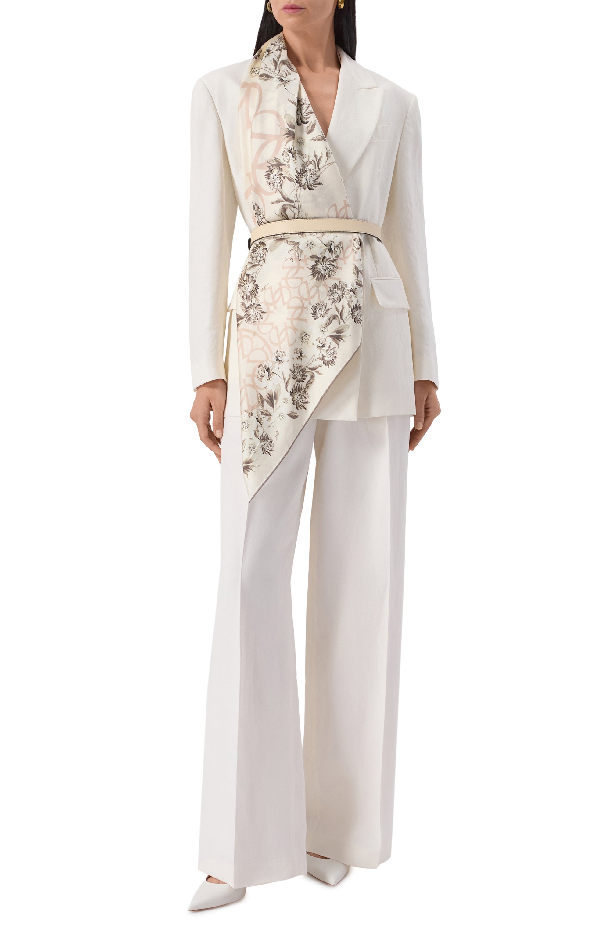 Шелковый платок ELIE SAAB кремового цвета по цене 47350 руб., арт. SE9090SR686, фото 2 Шелковый платок ELIE SAAB, арт. SE9090SR686, фото 2