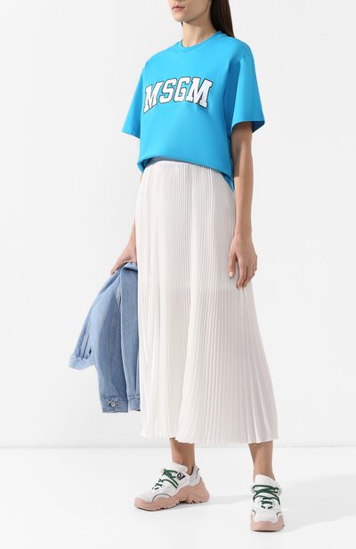 Хлопковая футболка MSGM голубого цвета по цене 7995 руб., арт. 2642MDM262 195298, фото 2 Хлопковая футболка MSGM, арт. 2642MDM262 195298, фото 2