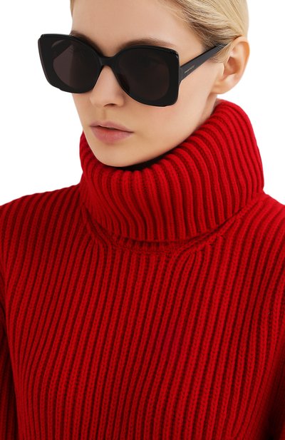 Солнцезащитные очки ALEXANDER MCQUEEN черного цвета по цене 25400 руб., арт. AM0250S 001, фото 2 Солнцезащитные очки ALEXANDER MCQUEEN, арт. AM0250S 001, фото 2