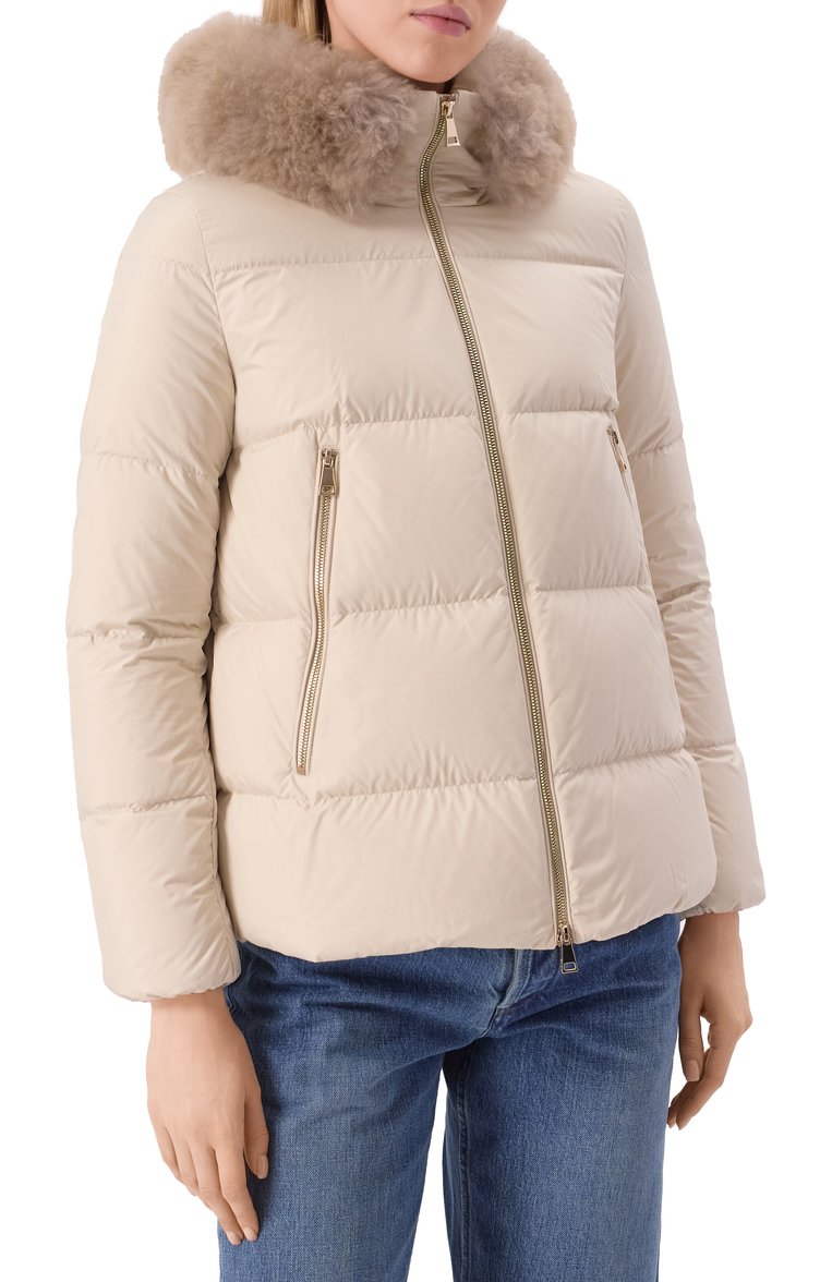Женский пуховик laichefur MONCLER кремового цвета, арт. 1A001-74-54AQE | Фото 3 (Материал подклада: Синтетический материал; Стили: Кэжуэл; Кросс-КТ: Пуховик; Материал внешний: Синтетический материал; Автоматизация состава: Проставлено)