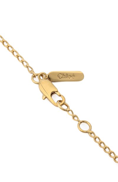 Кулон на цепочке feminities CHLOÉ золотого цвета по цене 43550 руб., арт. CHC18UF018CB7, фото 3 Кулон на цепочке feminities CHLOÉ, арт. CHC18UF018CB7, фото 3