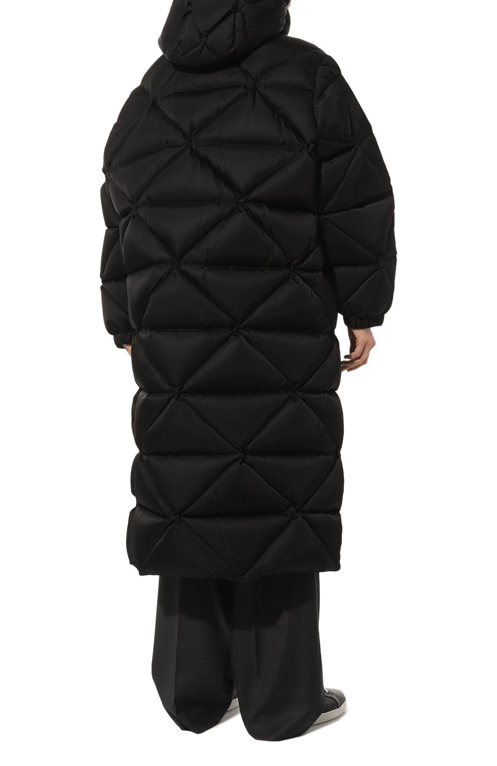 Пуховик PRADA черного цвета по цене 360000 руб., арт. 29X952-1WQ8-F0002-212, фото 4 Пуховик PRADA, арт. 29X952-1WQ8-F0002-212, фото 4