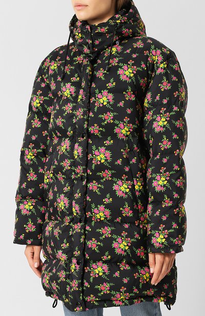 Пуховик с принтом и воротником-стойкой GUCCI черного цвета по цене 213500 руб., арт. 517567/ZLK20, фото 3 Пуховик с принтом и воротником-стойкой GUCCI, арт. 517567/ZLK20, фото 3