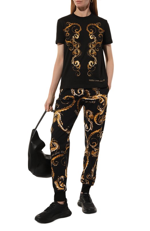 Хлопковая футболка Versace Jeans Couture 77HAH6P3/JS424 Чёрный  77HAH6P3/JS424 Фото 2