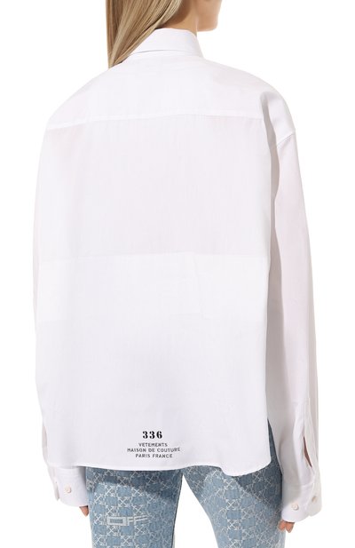 Хлопковая рубашка VETEMENTS белого цвета по цене 87900 руб., арт. UE63SH461W, фото 4 Хлопковая рубашка VETEMENTS, арт. UE63SH461W, фото 4
