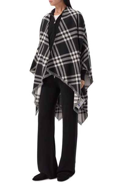 Пончо из шерсти и шелка BURBERRY черно-белого цвета по цене 161500 руб., арт. 8129970, фото 2 Пончо из шерсти и шелка BURBERRY, арт. 8129970, фото 2