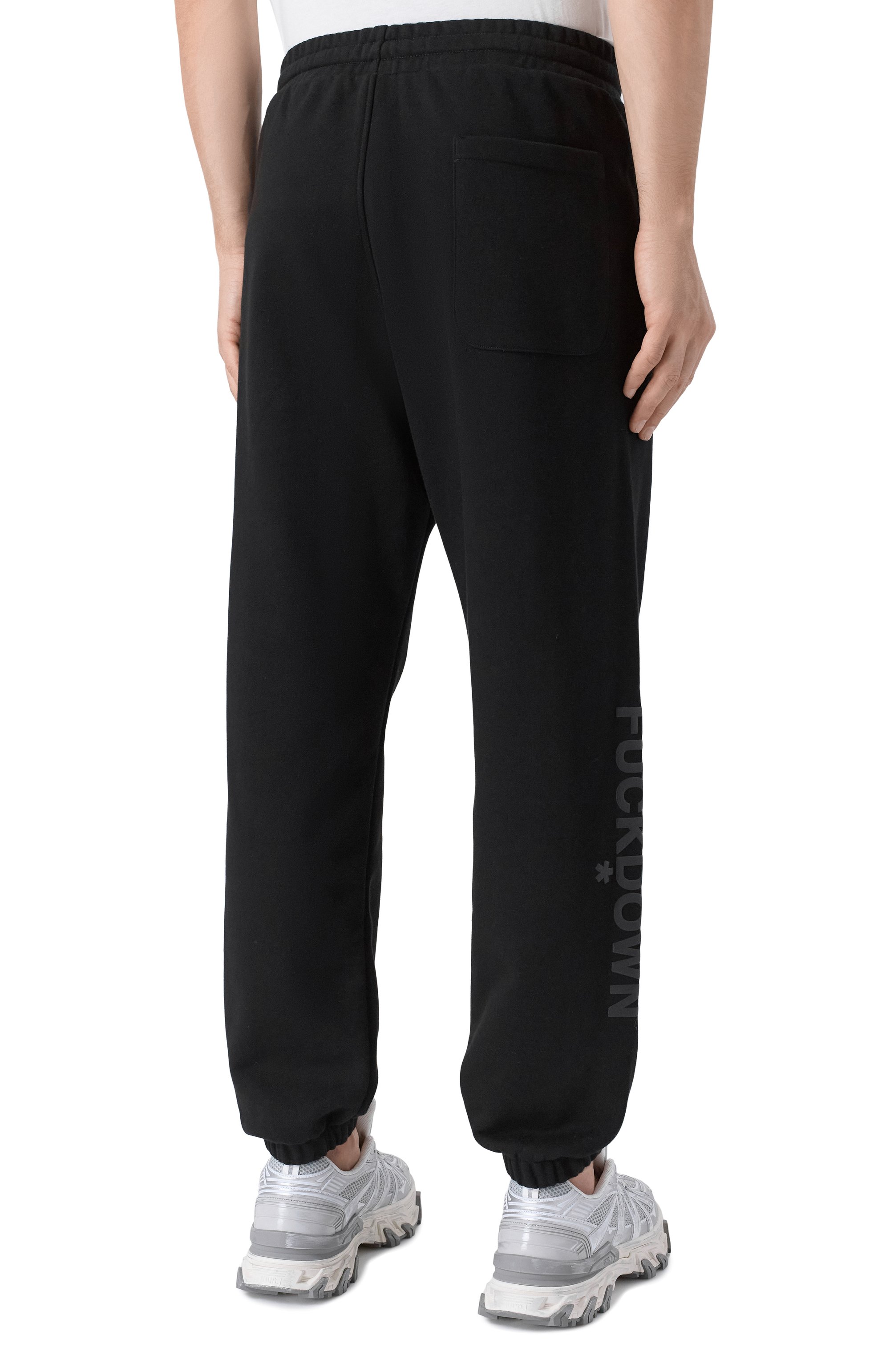 Хлопковые джоггеры COMME DES FUCKDOWN черного цвета по цене 11300 руб., арт. CFABM01734, фото 4 Хлопковые джоггеры COMME DES FUCKDOWN, арт. CFABM01734, фото 4