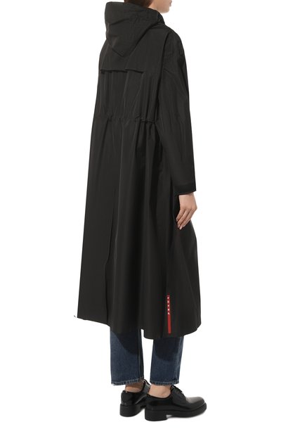 Плащ PRADA черного цвета по цене 290000 руб., арт. 291869-1XYV-F0002-202, фото 4 Плащ PRADA, арт. 291869-1XYV-F0002-202, фото 4