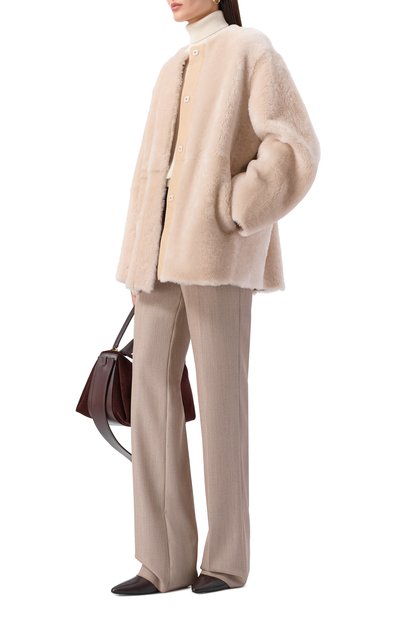 Дубленка из овчины MAX MARA STUDIO бежевого цвета по цене 363500 руб., арт. MELFI, фото 2 Дубленка из овчины MAX MARA STUDIO, арт. MELFI, фото 2