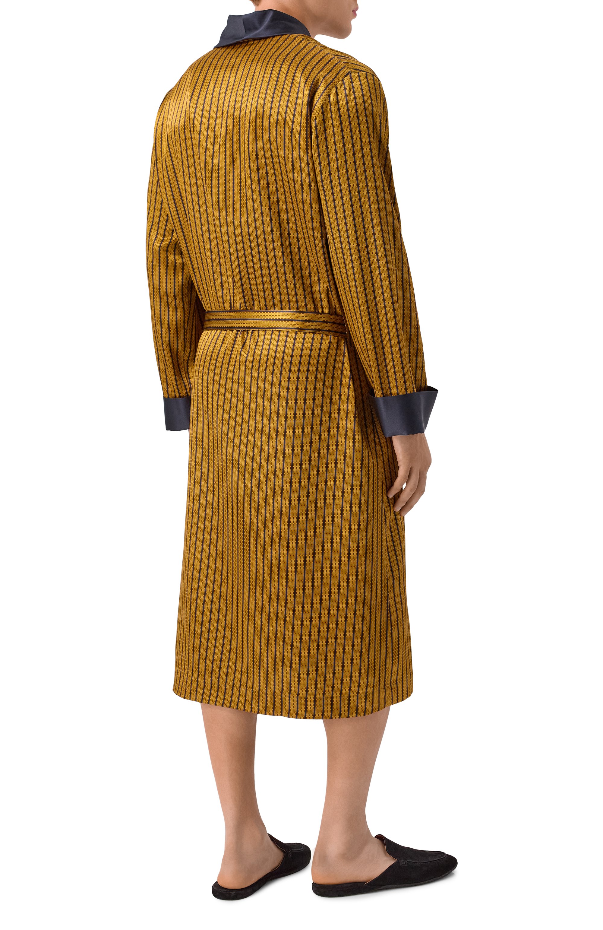 Шелковый халат STEFANO RICCI светло-коричневого цвета по цене 449000 руб., арт. VT004/57017V, фото 4 Шелковый халат STEFANO RICCI, арт. VT004/57017V, фото 4