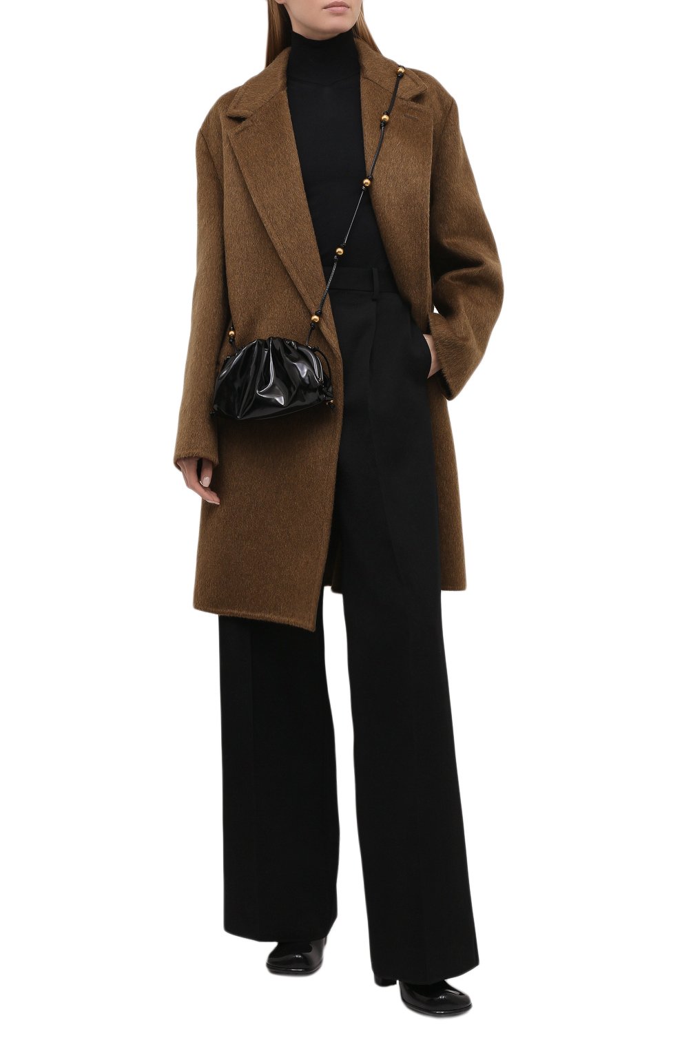 Клатч pouch mini BOTTEGA VENETA черного цвета по цене 199500 руб., арт. 680186/V1C30, фото 3 Клатч pouch mini BOTTEGA VENETA, арт. 680186/V1C30, фото 3