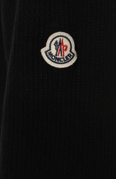 Мужской свитер из шерсти и кашемира MONCLER черного цвета, арт. 9C000-29-M1900 | Фото 5 (Драгоценные камни: Проставлено; Рукава: Длинные; Материал сплава: Проставлено; Длина (для топов): Стандартные; Материал внешний: Шерсть, Кашемир; Стили: Кэжуэл; Мужское Кросс-КТ: Свитер-одежда; Принт: Без принта)