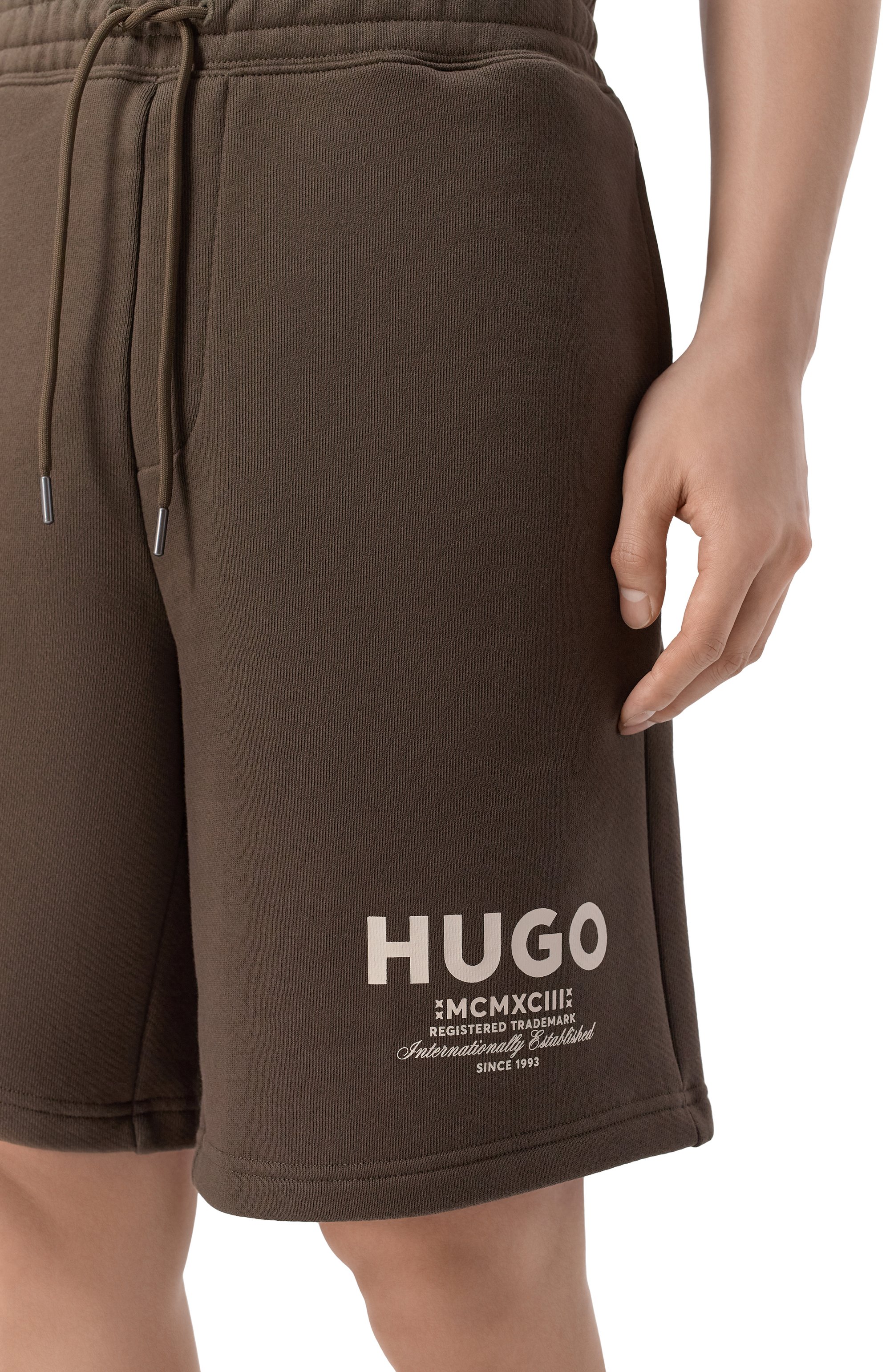 Хлопковые шорты HUGO BLUE темно-коричневого цвета по цене 13600 руб., арт. 50510728, фото 5 Хлопковые шорты HUGO BLUE, арт. 50510728, фото 5