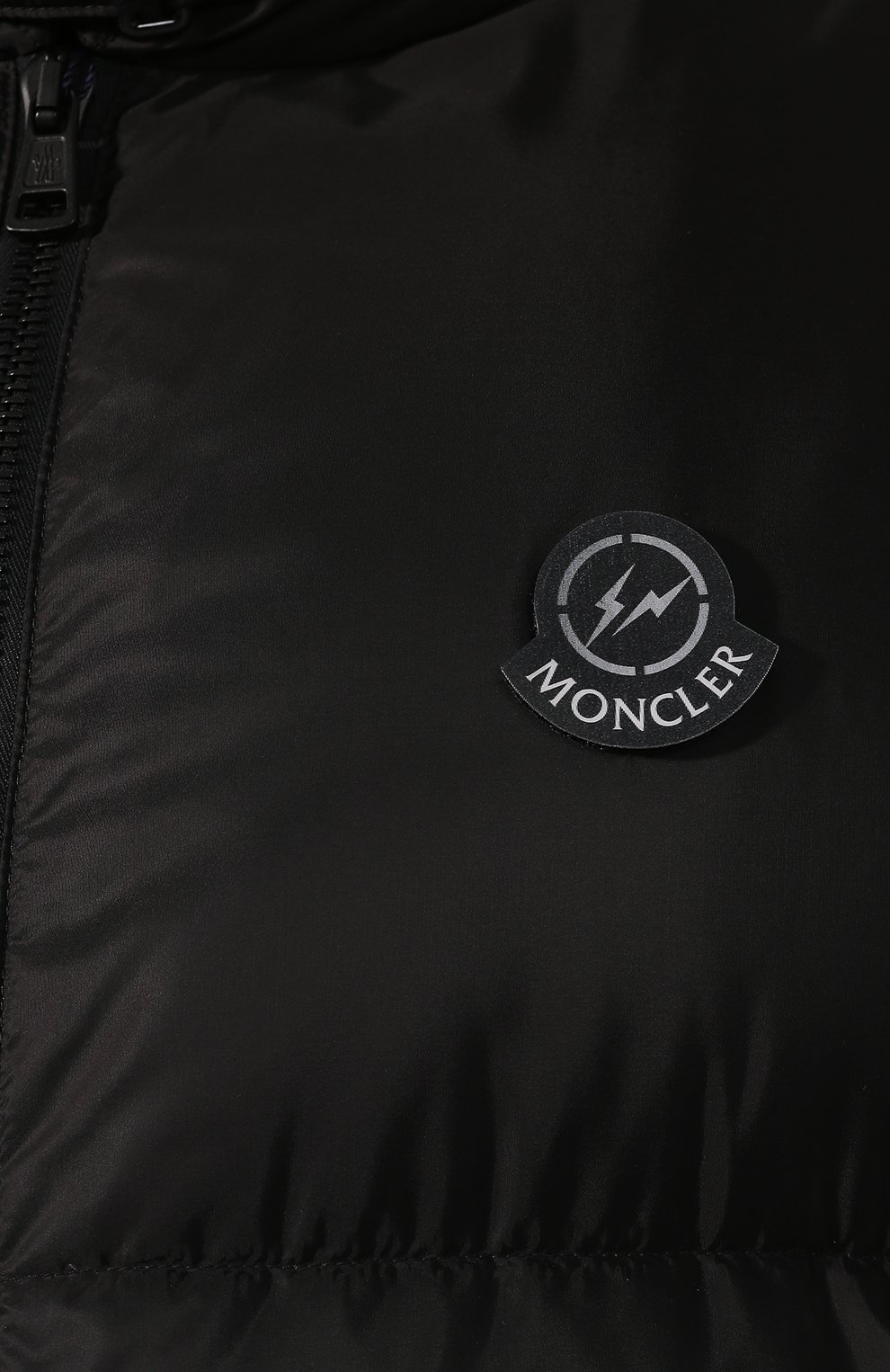 Пуховый жилет 7 moncler fragment hiroshi fujiwara MONCLER GENIUS черного цвета по цене 77700 руб., арт. E2-09U-43303-50-54155, фото 5 Пуховый жилет 7 moncler fragment hiroshi fujiwara MONCLER GENIUS, арт. E2-09U-43303-50-54155, фото 5