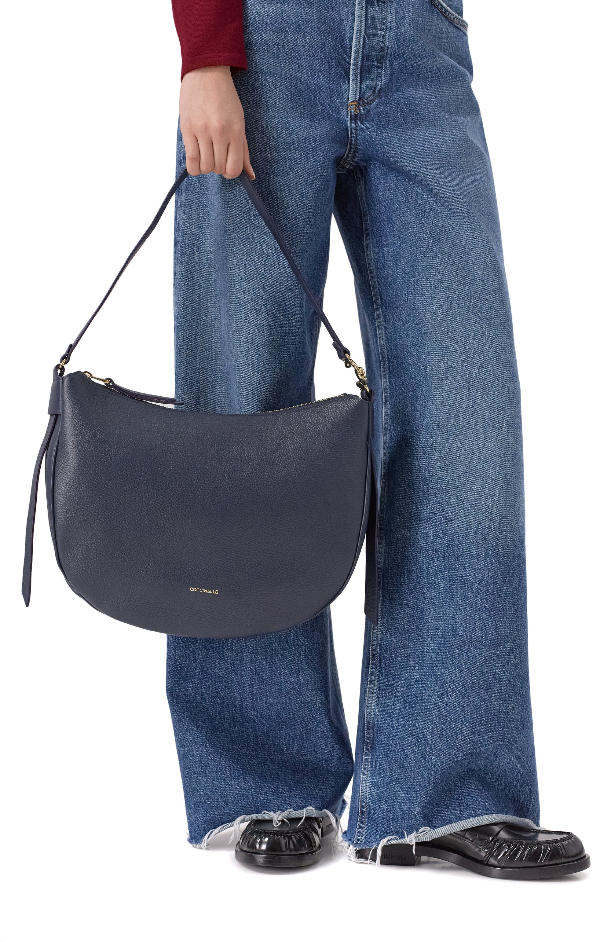 Сумка c-easy medium COCCINELLE темно-синего цвета по цене 44100 руб., арт. E1 SHA 13 02 01, фото 2 Сумка c-easy medium COCCINELLE, арт. E1 SHA 13 02 01, фото 2