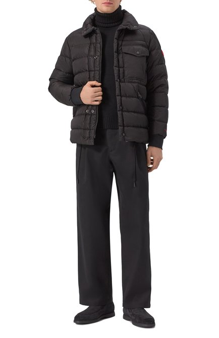 Мужская пуховая куртка MONCLER черного цвета, арт. 1B51E00/539ZD | Фото 2 (Длина (верхняя одежда): Короткие; Материал внешний: Синтетический материал; Материал сплава: Проставлено; Материал утеплителя: Пух и перо; Рукава: Длинные; Драгоценные камни: Проставлено; Материал подклада: Синтетический материал)