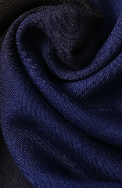 Платок из шерсти с градиентным рисунком BOTTEGA VENETA синего цвета по цене 44250 руб., арт. 351208/3V200, фото 2 Платок из шерсти с градиентным рисунком BOTTEGA VENETA, арт. 351208/3V200, фото 2