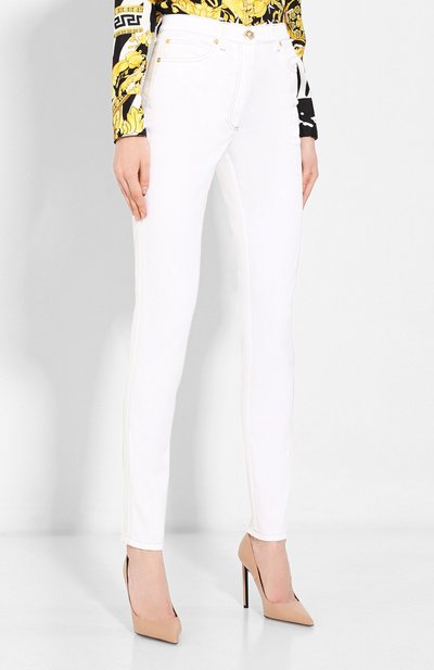 Джинсы VERSACE белого цвета по цене 79950 руб., арт. A83653/A231045, фото 3 Джинсы VERSACE, арт. A83653/A231045, фото 3