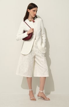 Женский жакет из виск�озы GIAMBATTISTA VALLI белого цвета, арт. 25SSSVCA6020/91EMB | Фото 7 (Автоматизация ТО: Проставлено; Рукава: Длинные; Автоматизация состава: Проставлено; Материал внешний: Вискоза; Длина (для топов): Удлиненные; Женское Кросс-КТ: Жакет-одежда; Случай: Вечерний; 1-2-бортные: Однобортные; Стили: Классический)