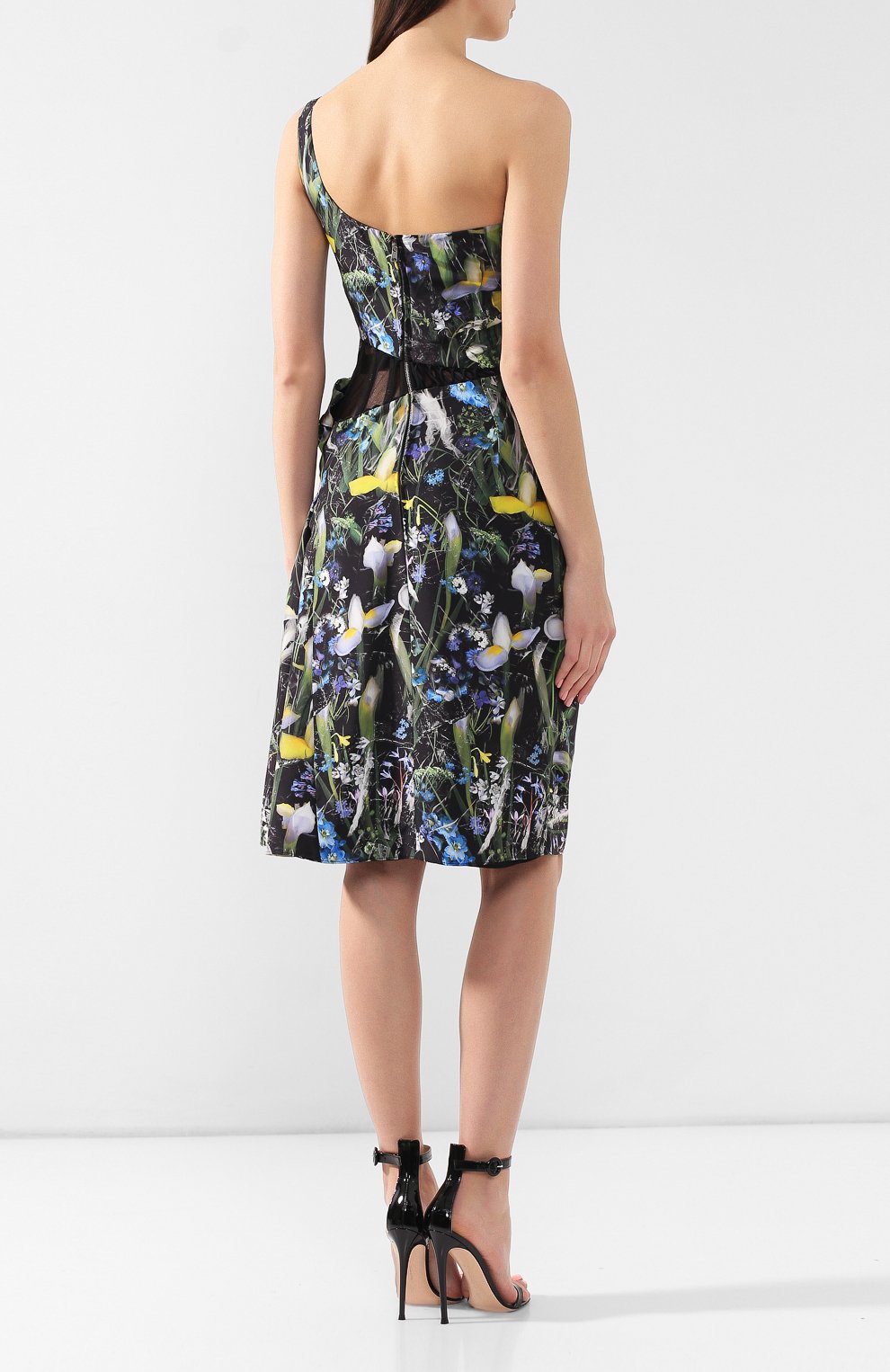 Шелковое платье ALEXANDER MCQUEEN черного цвета по цене 443500 руб., арт. 573555/QMD04, фото 4 Шелковое платье ALEXANDER MCQUEEN, арт. 573555/QMD04, фото 4