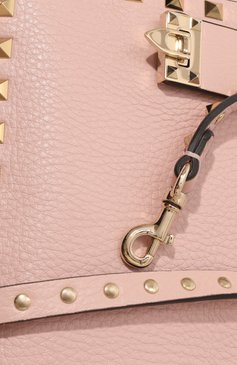 Женская сумка rockstud small VALENTINO розового цвета, арт. 3W0B0J47VSF | Фото 3 (Материал: Натуральная кожа; Драгоценные камни: Проставлено; Материал сплава: Проставлено; Ремень/цепочка: На ремешке; Размер: small)