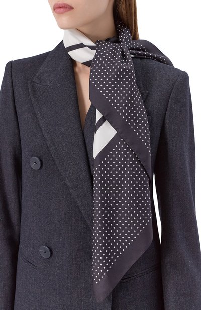 Шелковый платок EMPORIO ARMANI черно-белого цвета по цене 27250 руб., арт. EW002440/AF18394/MC09E, фото 2 Шелковый платок EMPORIO ARMANI, арт. EW002440/AF18394/MC09E, фото 2