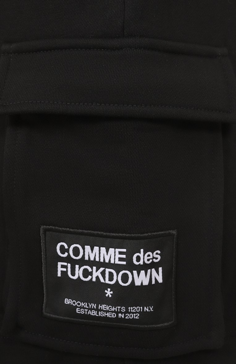 Мужские хлопковые шорты COMME DES FUCKDOWN черного цвета, арт. CFABM01528 | Фото 6 (Длина Шорты М: Ниже колена; Материал внешний: Хлопок, Синтетический материал; Случай: Повседневный; Силуэт М (брюки): Карго; Стили: Спорт-шик; Принт: Б�ез принта; Автоматизация ТО: Проставлено; Детали: Без декора; Автоматизация состава: Проставлено)