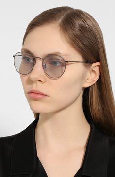 Женские солнцезащитные очки RAY-BAN светло-серого цвета, арт. 3447-004/T3 | Фото 2 (Кросс-КТ: С/з-унисекс; Очки форма: Круглые; Региональные ограничения белый список (Axapta Mercury): RU; Тип очков: С/з; Статус проверки: Проверена категория; Оптика Гендер: оптика-унисекс)