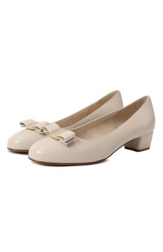 Женские кожаные туфли vara 1 FERRAGAMO кремового цвета, арт. 01B221/779604 | Фото 1 (Материал внешний: Натуральная кожа; Каблук высота: Низкий; Подошва: Плоская; Материал внутренний: Натуральная кожа; Каблук тип: Устойчивый)