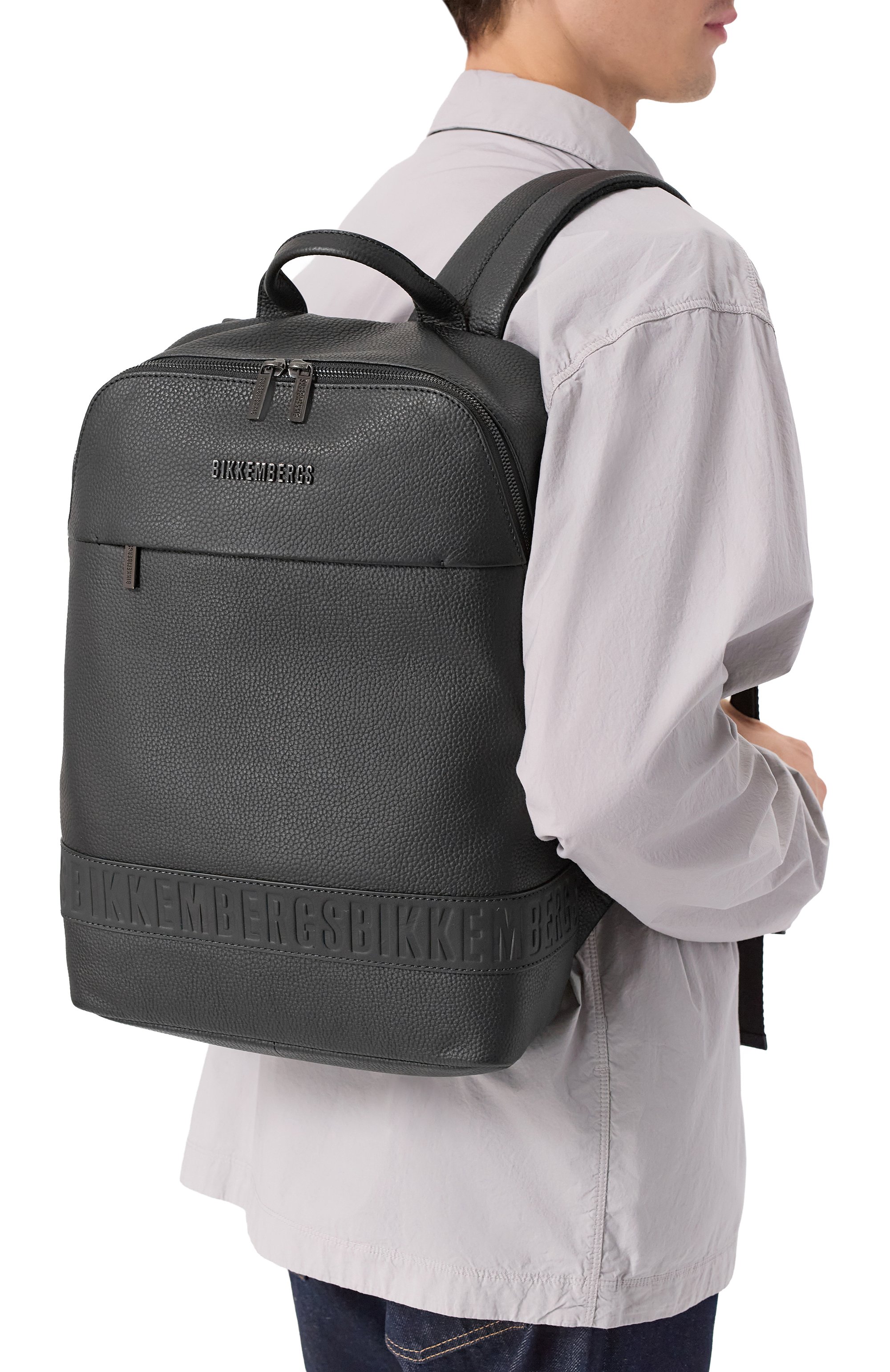 Рюкзак roy DIRK BIKKEMBERGS черного цвета по цене 41450 руб., арт. BKZA01132M, фото 2 Рюкзак roy DIRK BIKKEMBERGS, арт. BKZA01132M, фото 2