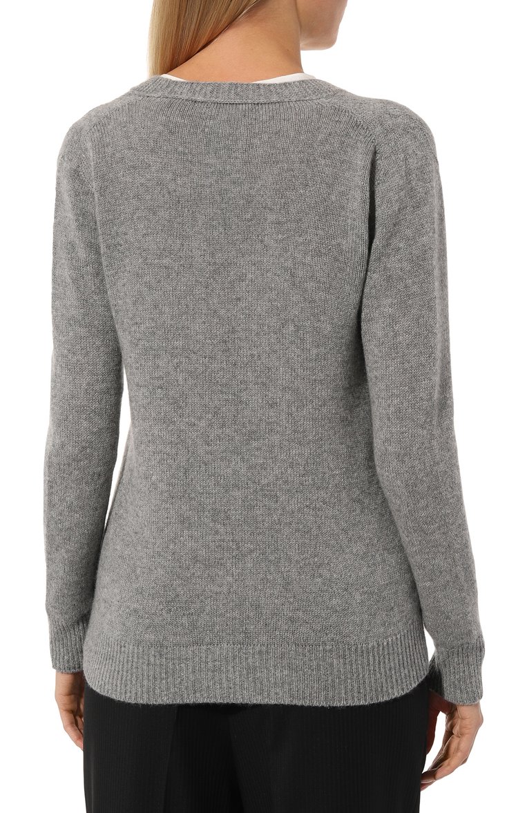 Женский кашемировый кардиган EMPORIO ARMANI серого цвета, арт. 8N2MW1/2MA1Z | Фото 4 (Материал внешний: Кашемир, Шерсть; Длина (для топов): Стандартные; Рукава: Длинные; Стили: Кэжуэл; Женское Кросс-КТ: кардиган-трикотаж; Застежка: Пуговицы)
