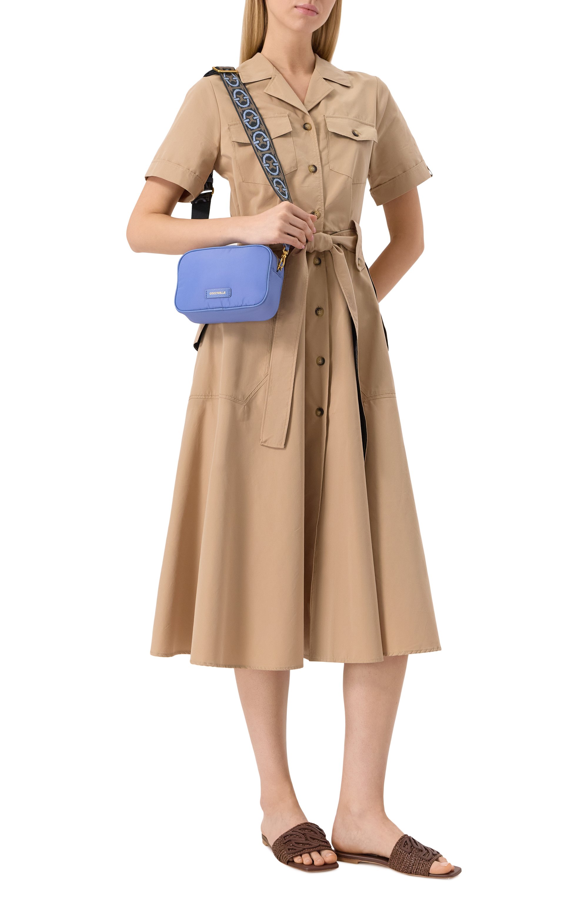 Сумка tebe small COCCINELLE голубого цвета по цене 21450 руб., арт. E5SWG55I101, фото 7 Сумка tebe small COCCINELLE, арт. E5SWG55I101, фото 7