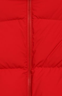 Детская пуховая куртка MONCLER ENFANT красного цвета, арт. E2-954-46328-05-539DG/4-6A | Фото 3 (Кросс-КТ: Зима; Девочки Кросс-КТ: Пуховик-верхняя одежда; Рукава: Длинные; Материал внешний: Синтетический материал; Материал подклада: Синтетический материал; Статус проверки: Проверено, Проверена категория; Материал утеплителя: Пух и перо)