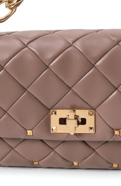Женская сумка rockstud spike small  VALENTINO темно-бежевого цвета, арт. 5W2B0Q04/IGX | Фото 3 (Драгоценные камни: Проставлено; Материал сплава: Проставлено; Размер: small; Ремень/цепочка: На ремешке; Материал: Натуральная кожа)
