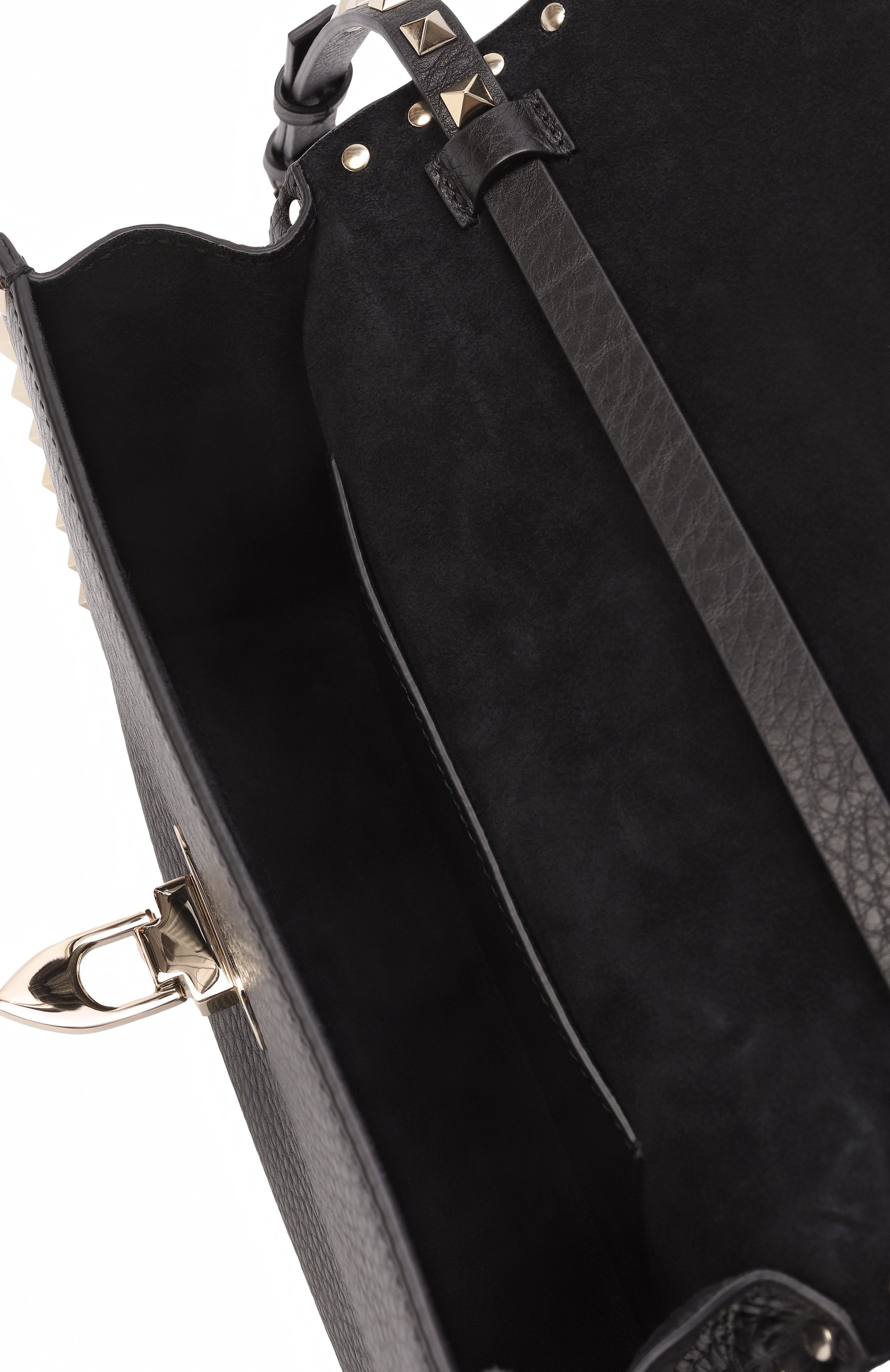 Сумка rockstud small VALENTINO черного цвета по цене 215500 руб., арт. ZW2B0181/VSF, фото 4 Сумка rockstud small VALENTINO, арт. ZW2B0181/VSF, фото 4