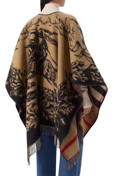Шерстяное пончо BURBERRY бежевого цвета по цене 183500 руб., арт. 8074875, фото 4 Шерстяное пончо BURBERRY, арт. 8074875, фото 4