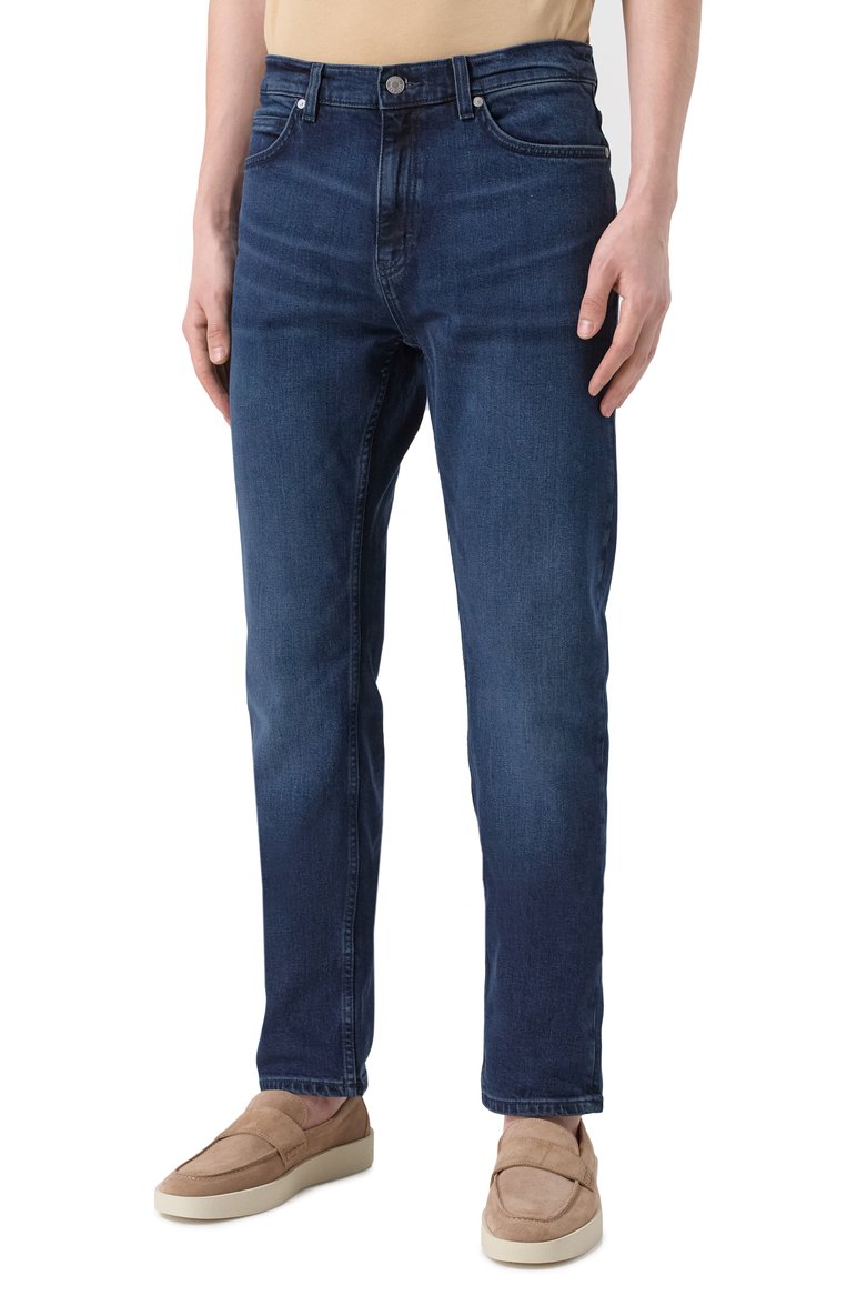 Мужские джинсы slim fit HUGO синего цвета, арт. 50530610 | Фото 3 (Длина (брюки, джинсы): Стандартные; Детали: Делаве; Кросс-КТ: Деним; Силуэт М (брюки): Прямые; Материал внешний: Деним, Хлопок; Стили: Повседневный; Автоматизация ТО: Проставлено; Автоматизация состава: Проставлено)